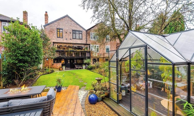 Didsbury House | Unique Luxury Home in Northenden/10 Guests