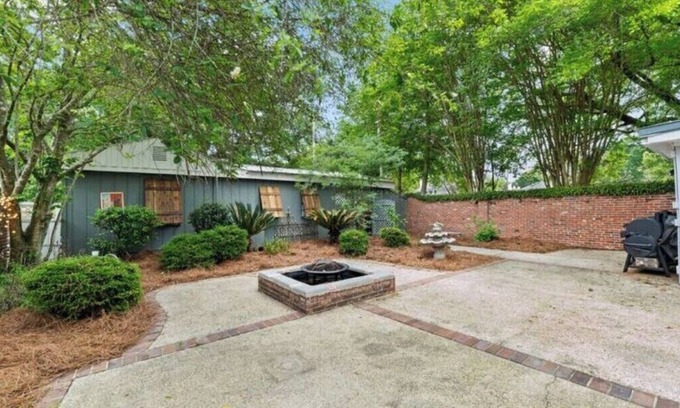 Mobile Cottage | Unique Midtown Home - Private Parking!