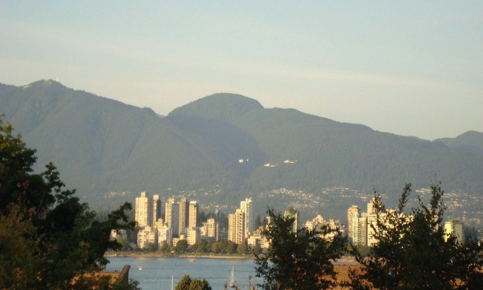 Kitsilano Apartment | Unique Penthouse By The Beach