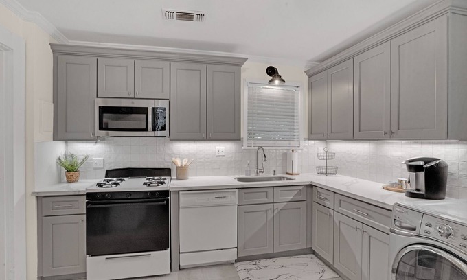 Caddo Heights-South Highlands Apartment | Unique Retreat on Stephenson