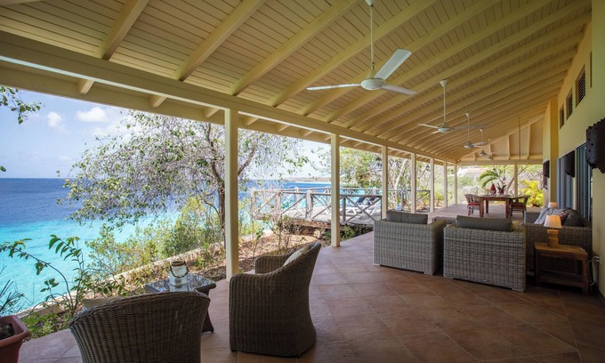 Bisento Apartment | Unique Seaside Apartment, Cas Laman Abou