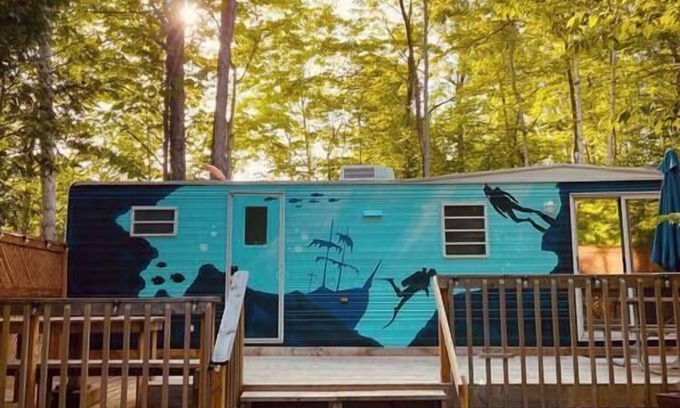 Miller Lake House | Unique "Shipwreck" Glamping RV I Near Grotto