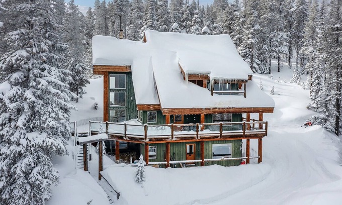 Okanagan-Similkameen Cabin | Unique ski cabin at Apex Mountain