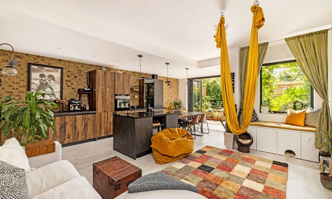 Dalgarno House | Unique Space, Sunny, Modern Design, 10 min to Portobello Rd