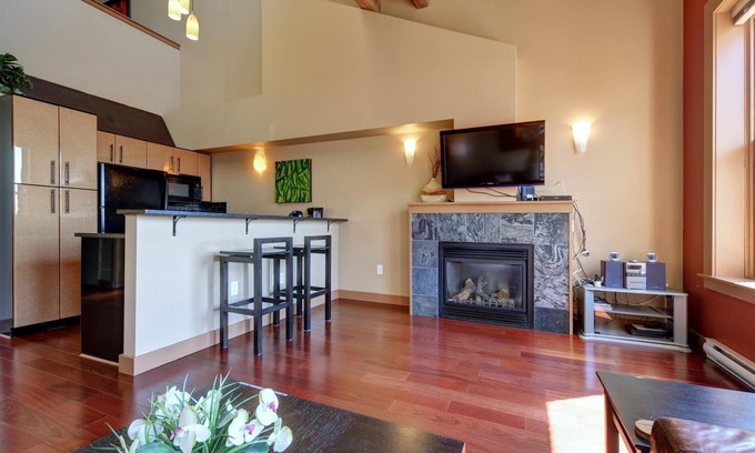 Downtown Victoria Condo | Unique style 2 bedroom 2 bath condo in Old Town Victoria