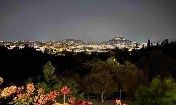 Monastiraki Apartment | Unique sunlit house overlooking the Acropolis