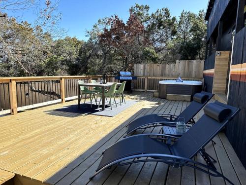 Leander House | Unique Tiny House with Hot-tub, Fire Pit and Hiking Trail in Leander, Texas