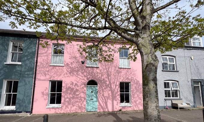 Downpatrick House | Unique Townhouse with Large Garden down to the Sea