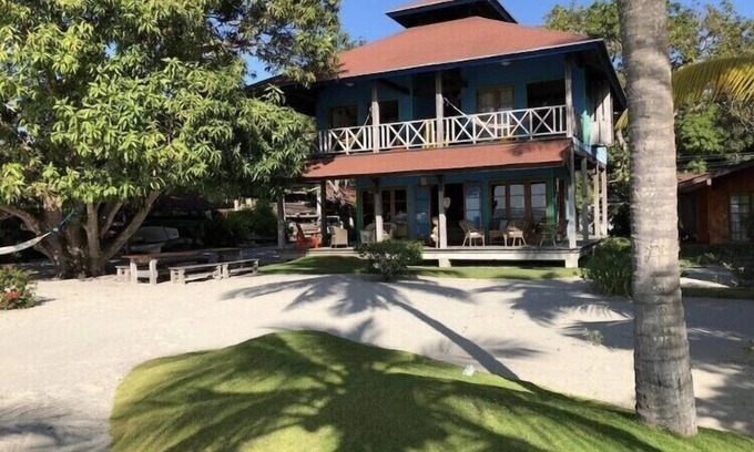 El Farallon del Chiru Villa | Unique Tropical Beachfront Villa