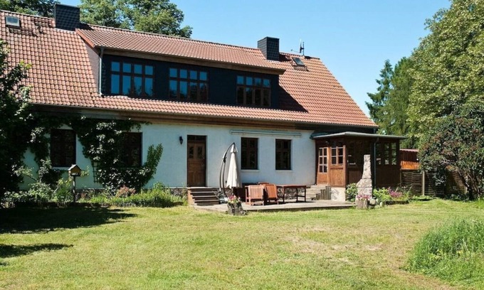 Mecklenburgische Kleinseenplatte House | Unique vacation home with its own garden and only 20m to the water