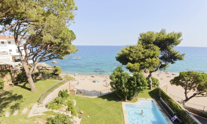Platja d'Aro Villa | Unique Villa in front of the beach and surrounded by mediterranean trees