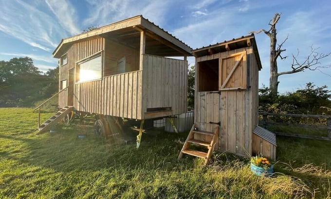 Graffham Cabin | Unique Wooden Cabin with outdoor bath and private field. Sleeps 4