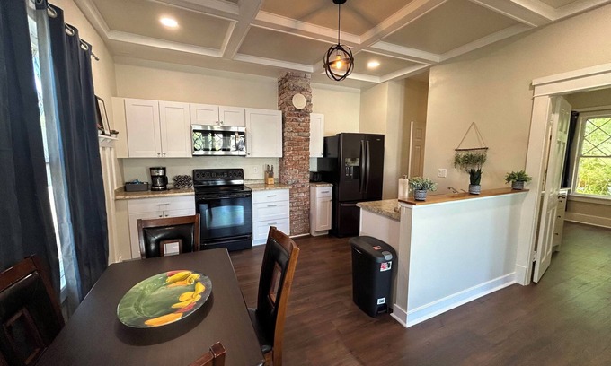 Globe Apartment | Unit 1 - Copper - Pinal Creek East - private yard - wifi - central location