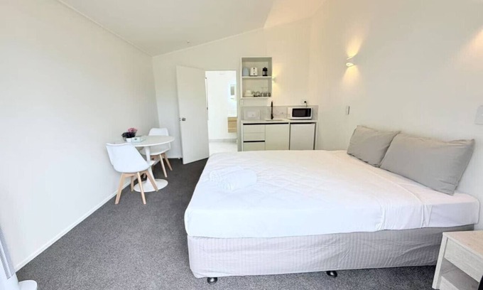 Rotorua Hotel | Unit 1, Fenton Summer Lodge