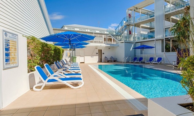 Rainbow Beach Apartment | Unit 101 Plantation Resort - Rainbow Beach. Plantation Resort. Second Floor. Aircon. Pool. Spa.Wifi