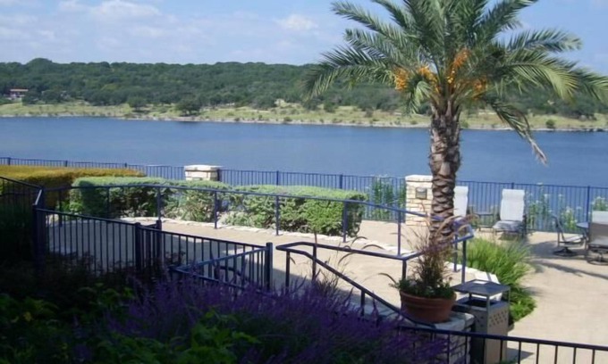 Spicewood Condo | UNIT 1123 2 Bedroom 2 Bathroom villa on Lake Travis