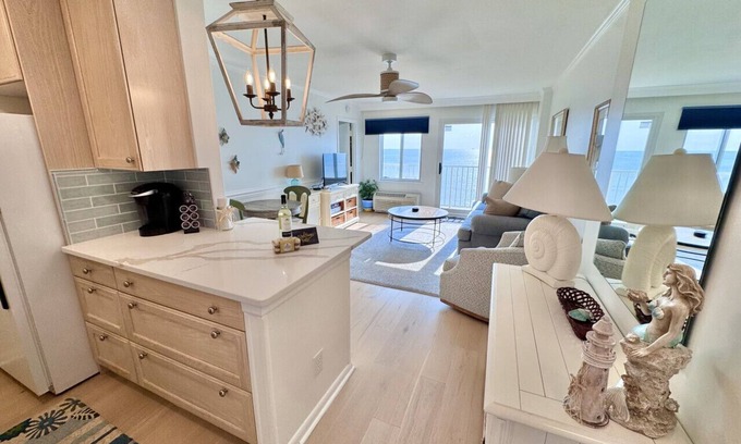 Northeast Virginia Beach Apartment | Unit 1405 Virginia Beach