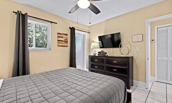Middle River Terrace Condo | Unit 2 - Cozy apartment in Fort Lauderdale