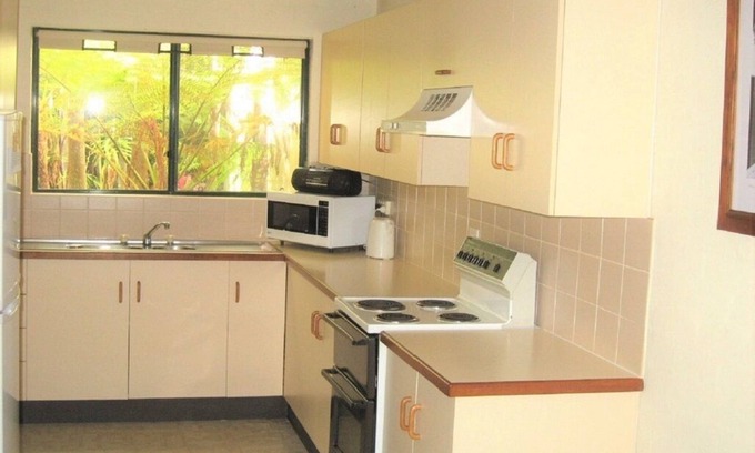 Scotts Head Apartment | Unit 2, Scotts Head Beach Apartments