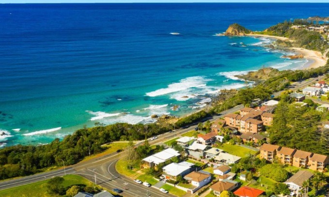 Flynns Beach House | Unit 237 Flynns Beach Resort