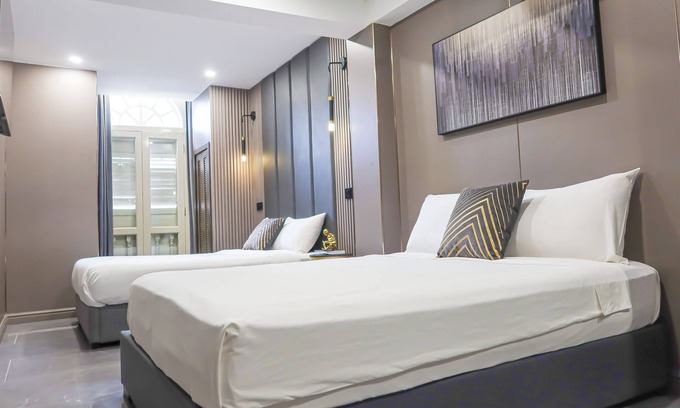 Singapore River Apartment | Unit 3.302-2QB