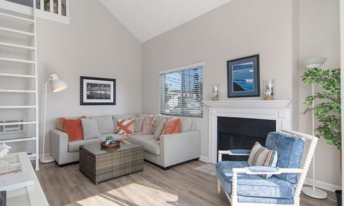 Pacific Beach Apartment | Unit 3 · Best in Pacific Beach, 2bedroom+loft! 5*sanitized