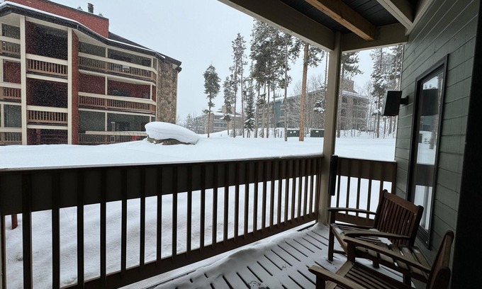 Old Town Condo | Unit 313 - Updated Condo