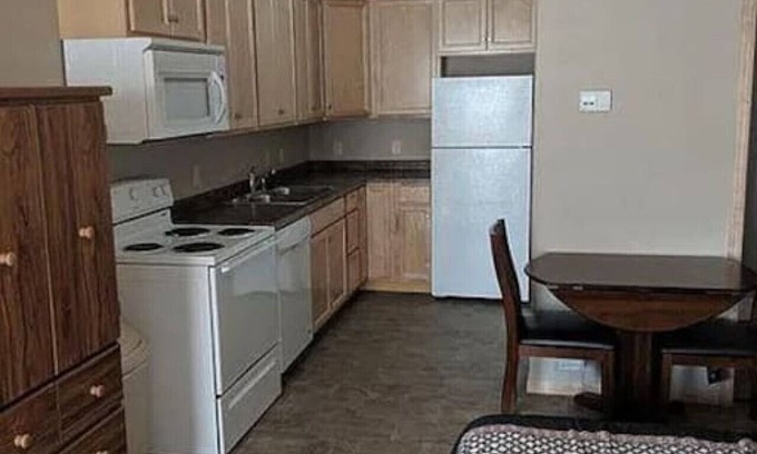 Harvey Apartment | Unit 5: Cozy Studio Microhotel with full kitchen