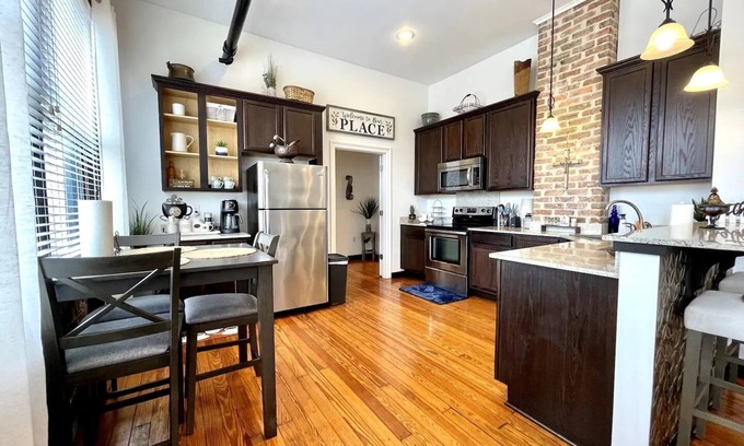 Hammond Condo | Unit A - 2-bedroom 2 bath condo in wonderful Downtown Hammond with AC, WiFi
