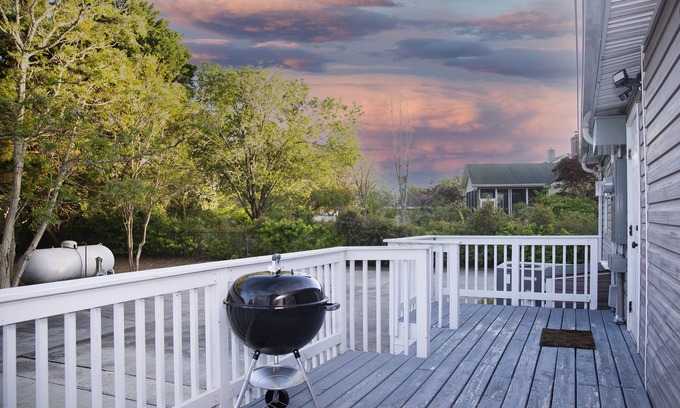 Morehead City House | Unit B-Sand Salt and Seashells