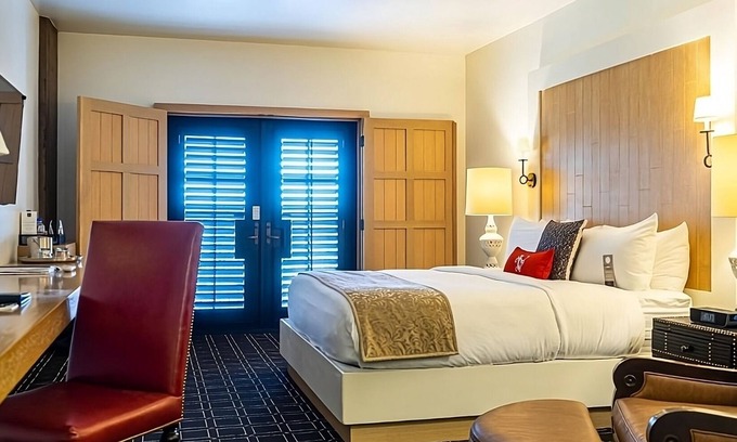 San Jose Hotel | Unit with Jacuzzi! Near Winchester Mystery House w/Parking! Rooftop Terrace