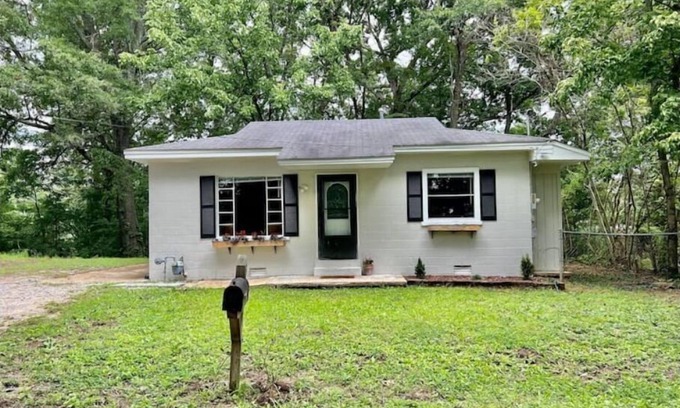 Henderson House | University Cottage