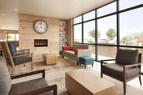 Dixon Hotel | University Hotel Davis Area by IHG