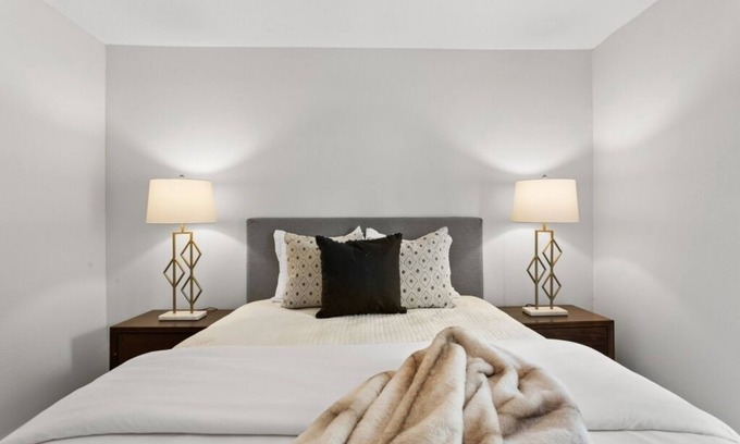 University Hotel | University Serenity Suites 15th