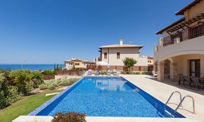 Kouklia Villa | Unmatched Luxury: Stunning Views & Elegance at Paphos Villa 1470.