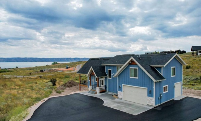 Fish Haven House | Unobstructed Lake Views! Bunk Room w/Video Games! Ping Pong & Foosball! Extra Fridge & Freezer Space!