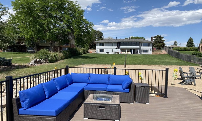 Loveland House | Unobstructed mountainviews Lake Home