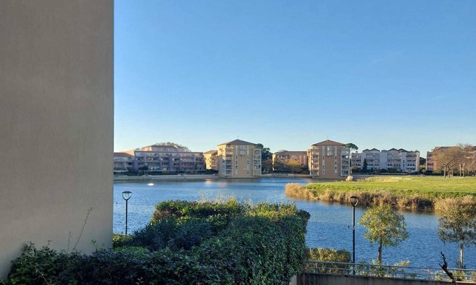 Port Ariane Apartment | Unobstructed view 10 minutes from the beach