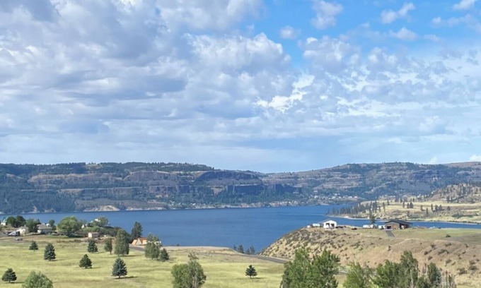 Davenport Apartment | Unobstructed Views Of Lake Roosevelt in Newly Renovated Hotel/Restaurant