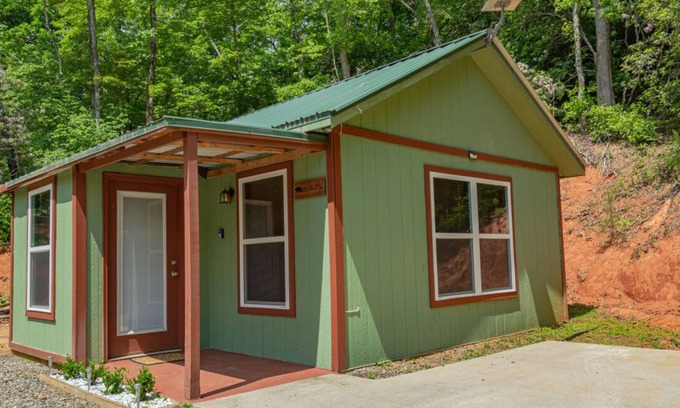 Hayesville Cottage | Unplug and Unwind