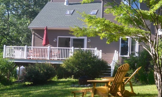West Shokan House | Unplug. Reconnect. Take a midday nap in total silence. Retreat. Create. Say YES.