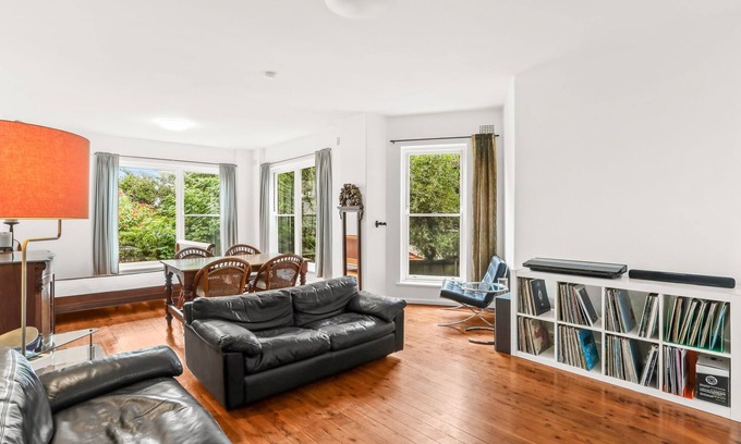 Randwick Apartment | UNSW special n"The Spot"- Beach, shops, hospital, university and light rail