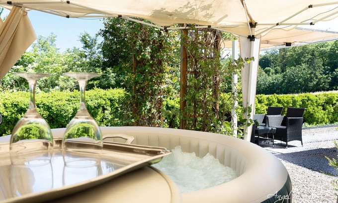Villers-Allerand Cottage | Unusual accommodation Roulotte Les Bichottes, All comfort