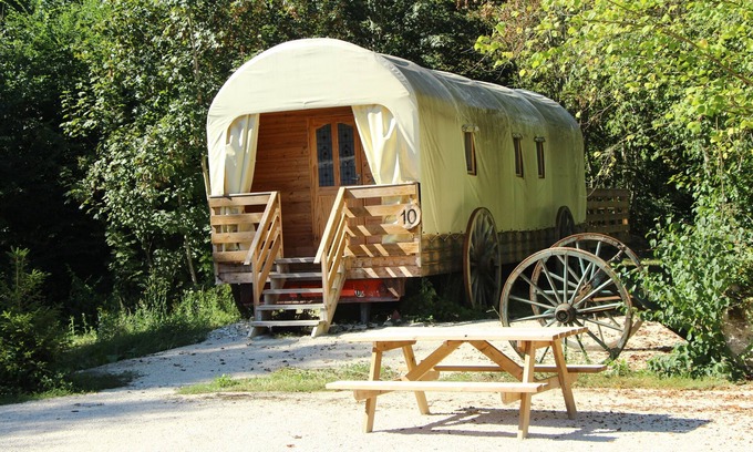 Barberey-aux-Moines Ski Chalet | Unusual caravan in a far west atmosphere at the gates of Troyes