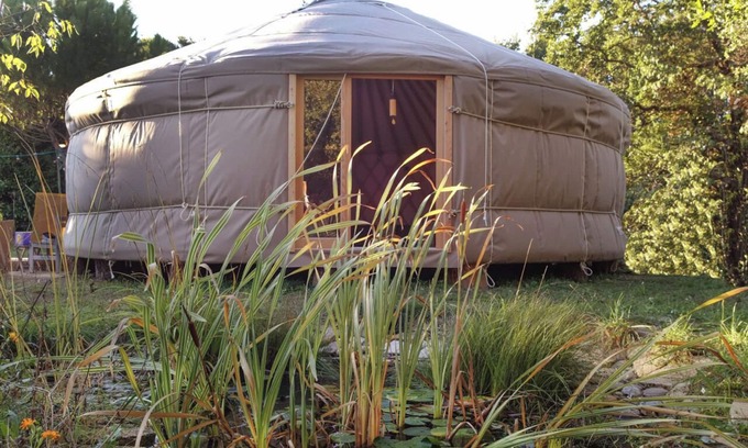 Lauris Cabin | Unusual night in a Luberon Provence pool yurt