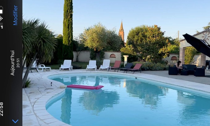 Labastide-du-Temple Villa | Unusual private gîte with swimming pool terrace outdoor kitchen pull house