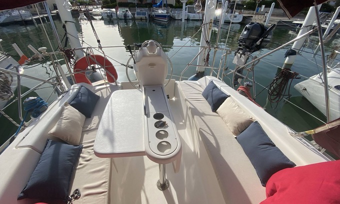 Carnon-Plage Boat Rental | Unusual stay on a comfortable and quiet sailboat