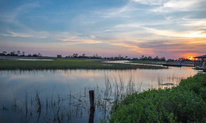 Tybee Island House | Unwind and relax in this quiet marsh oasis on Tybee Island