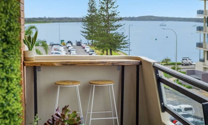 Port Macquarie Apartment | Unwind at Hastings Haven. Modern & centrally located apartment with water views