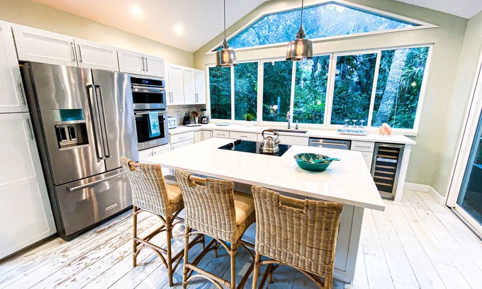 Summerplace House | Unwind at our beautifull dog friendly beach with private access!